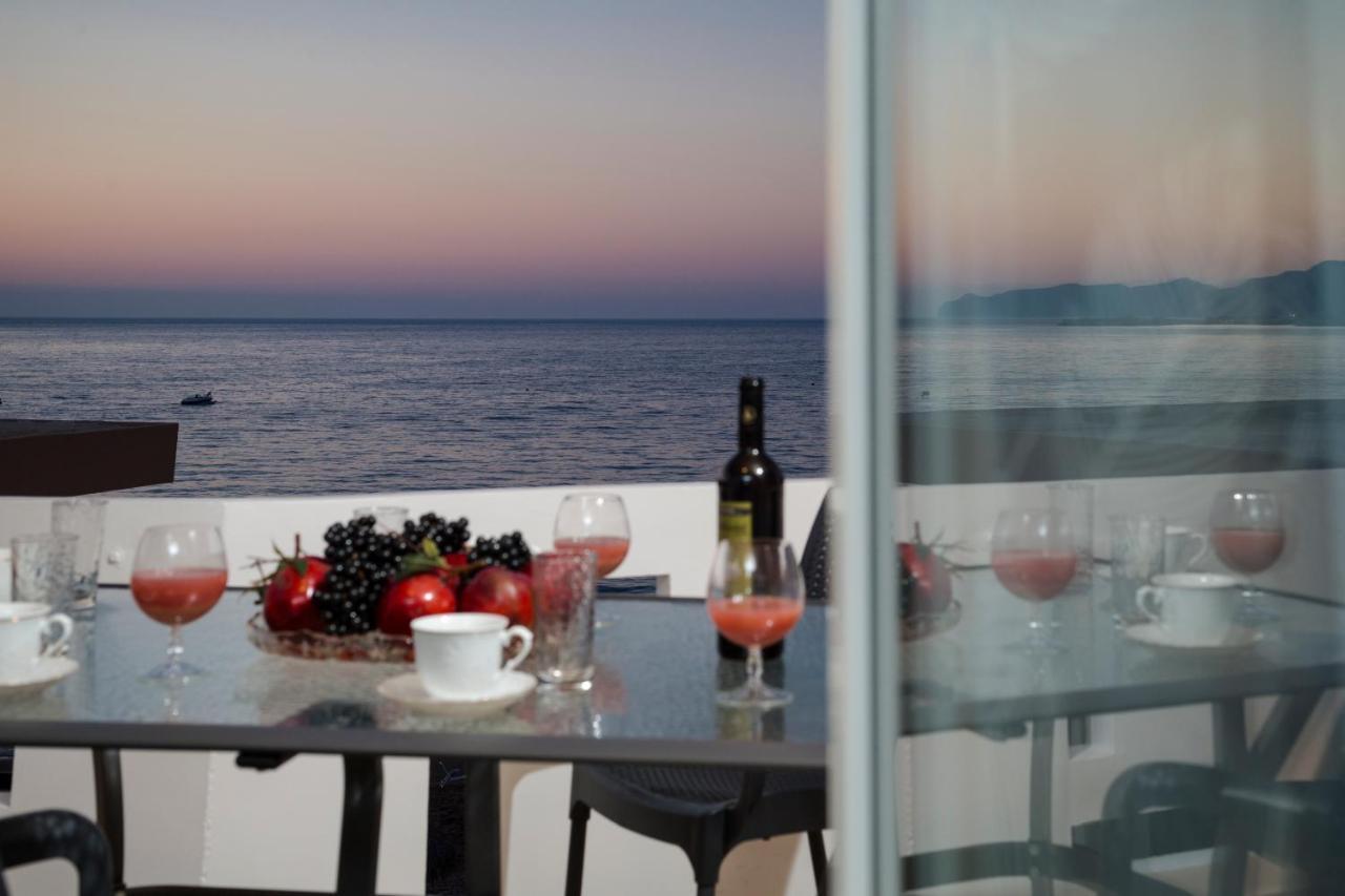 Mavros Molos Seaside Apartment Kíssamos Exterior foto